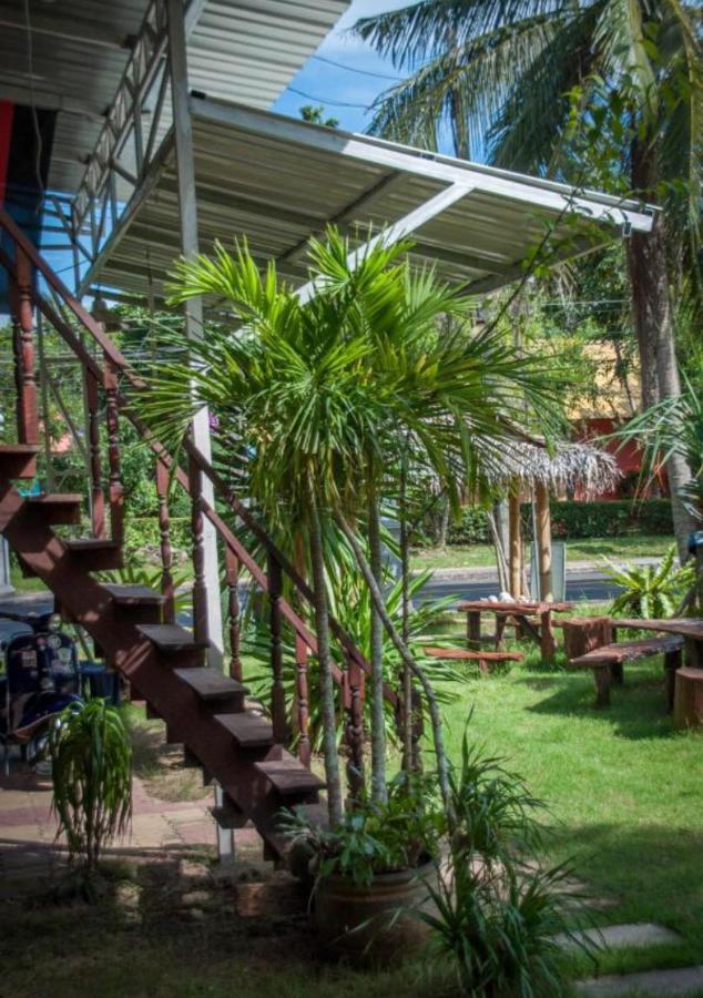 The Lazy Bar And Guesthouse Krabi town Εξωτερικό φωτογραφία
