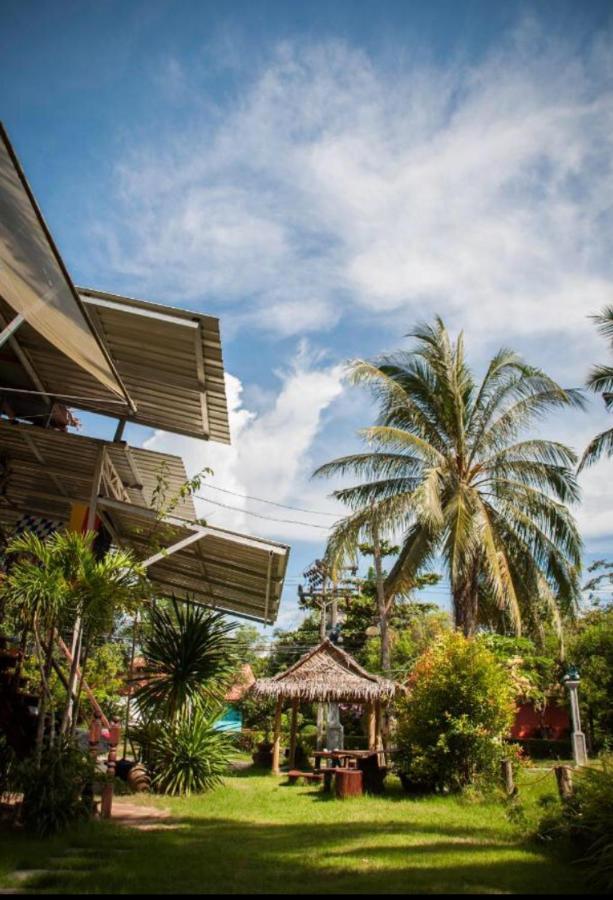 The Lazy Bar And Guesthouse Krabi town Εξωτερικό φωτογραφία