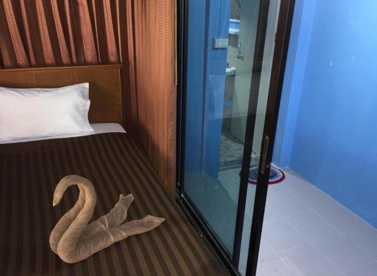 The Lazy Bar And Guesthouse Krabi town Εξωτερικό φωτογραφία